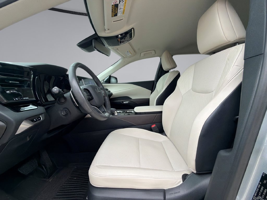 Used 2024 Lexus RX 350 FWD w/ Technology Package image 30