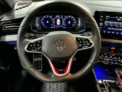 Used 2025 Volkswagen Jetta GLI Autobahn image 5