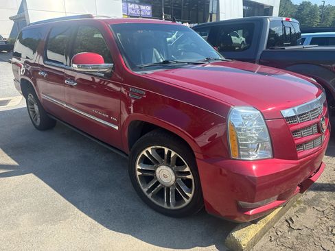 Used 2014 Cadillac Escalade ESV Premium AWD/4WD image 2