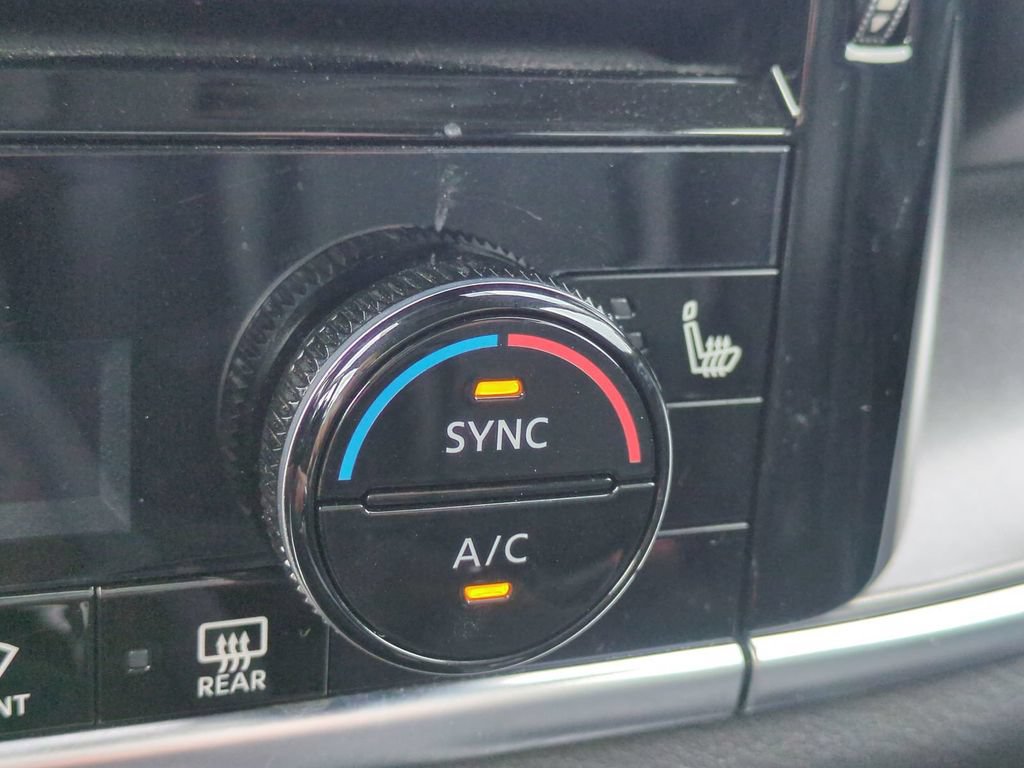 Used 2021 Nissan Rogue SV w/ Premium Package FWD image 21