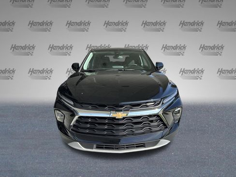 Used 2025 Chevrolet Blazer LT image 3