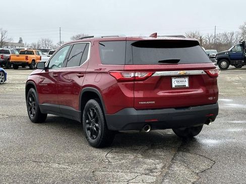 Used 2018 Chevrolet Traverse LT FWD image 5