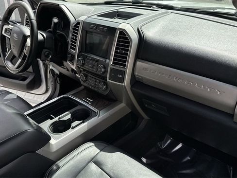 Used 2017 Ford F350 Lariat w/ Chrome Package image 33