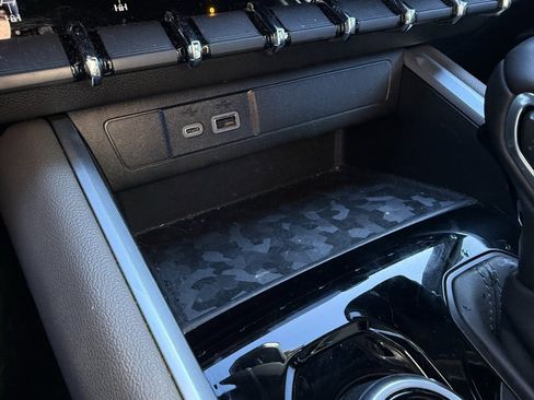 Used 2024 Chevrolet Colorado ZR2 w/ Technology Package image 22