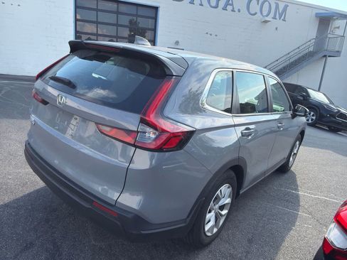 Used 2024 Honda CR-V LX image 10