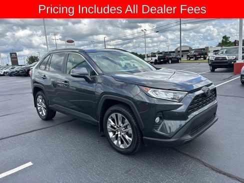 Used 2020 Toyota RAV4 XLE Premium AWD/4WD image 24