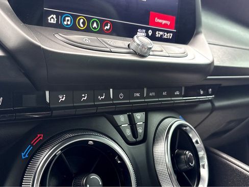Used 2019 Chevrolet Camaro LT RWD image 9