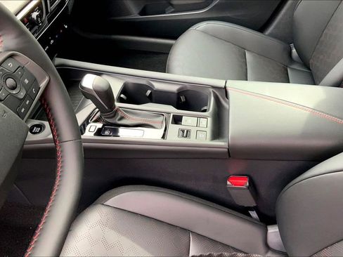 New 2026 Nissan Sentra SR w/ SR Premium Package FWD image 10