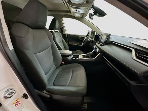 Used 2019 Toyota RAV4 XLE image 33