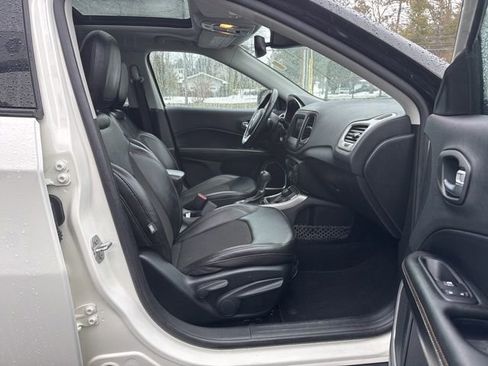 Used 2020 Jeep Compass Latitude image 18