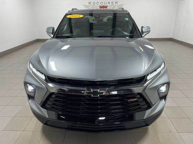 Used 2025 Chevrolet Blazer RS w/ Enhanced Convenience Package AWD/4WD image 2