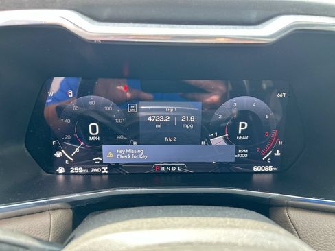 Used 2023 GMC Canyon Denali w/ Denali Black Edition AWD/4WD image 11