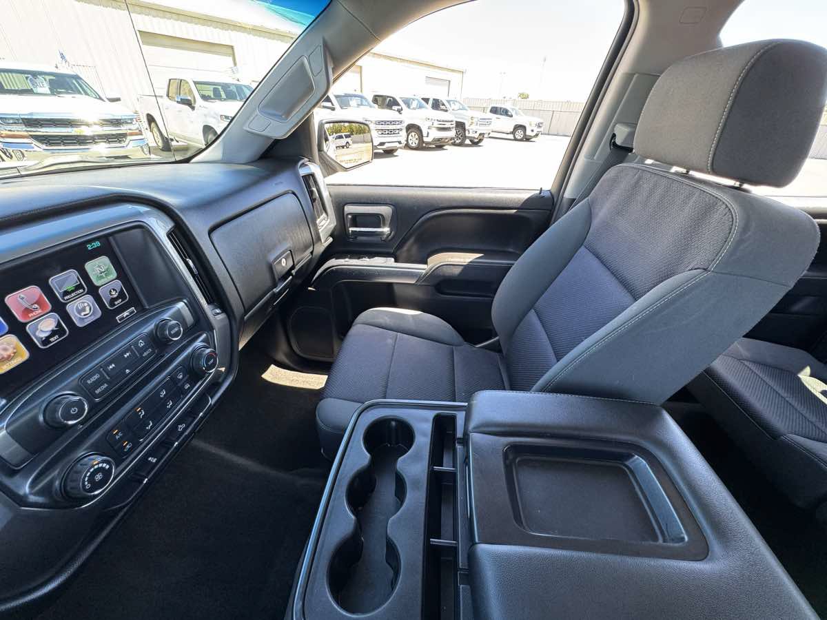 Used 2017 Chevrolet Silverado 1500 LT AWD/4WD image 33