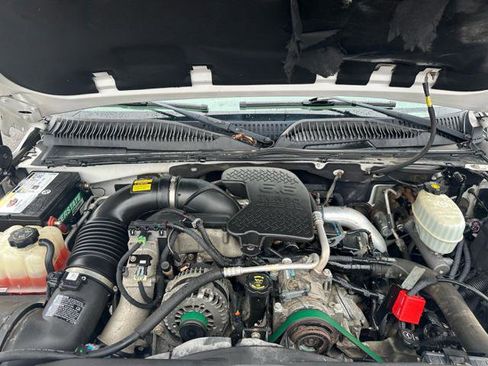 Used 2006 GMC Sierra 2500 W/T w/ Heavy-Duty Power Package image 19