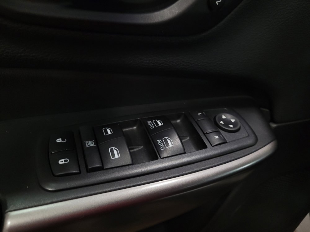 Used 2019 Jeep Cherokee Limited AWD/4WD image 27