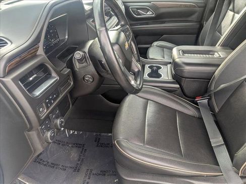 Used 2023 Chevrolet Suburban Premier image 16