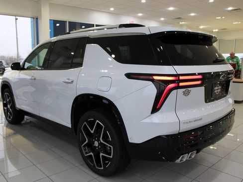 New 2026 Chevrolet Traverse High Country w/ LPO, Floor Liner Package image 4