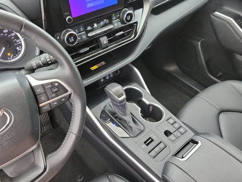 Used 2026 Toyota Highlander XLE AWD/4WD image 32