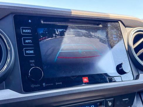 Used 2019 Toyota Tacoma TRD Off-Road w/ TRD Premium Off Road Package AWD/4WD image 23