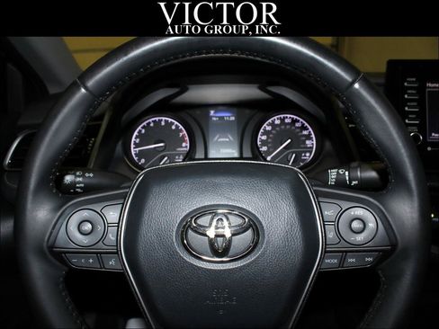 Used 2021 Toyota Camry SE FWD image 18