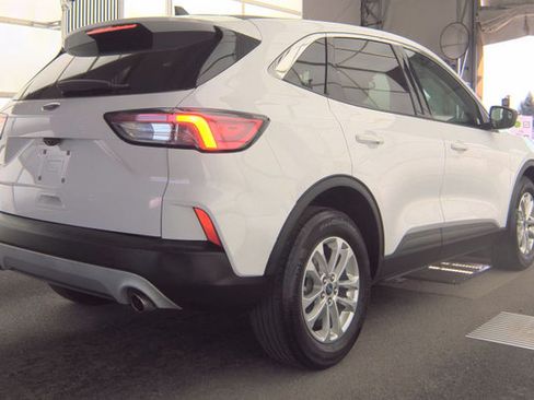 Certified 2022 Ford Escape SE AWD/4WD image 3