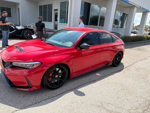 Used 2023 Honda Civic Type R image 1