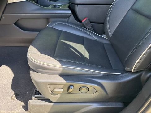 Used 2023 Chevrolet Tahoe Premier AWD/4WD image 13