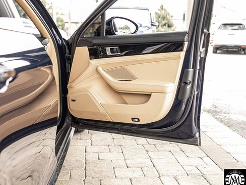 Used 2018 Porsche Panamera 4 AWD/4WD image 38