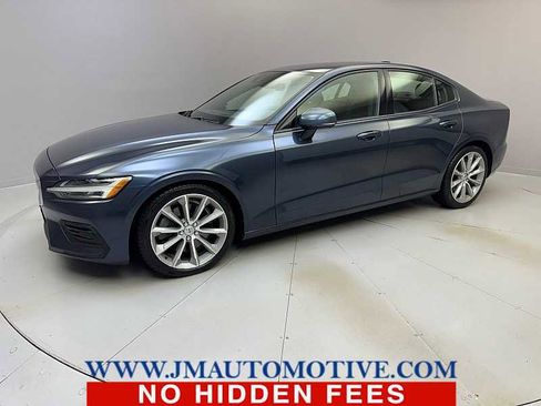 Used 2019 Volvo S60 T6 Momentum image 1