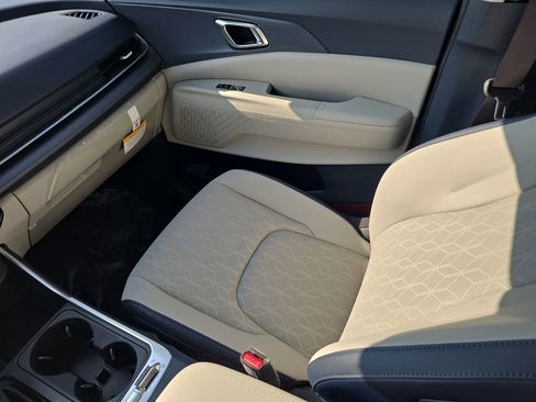 New 2026 Kia Carnival SX image 17