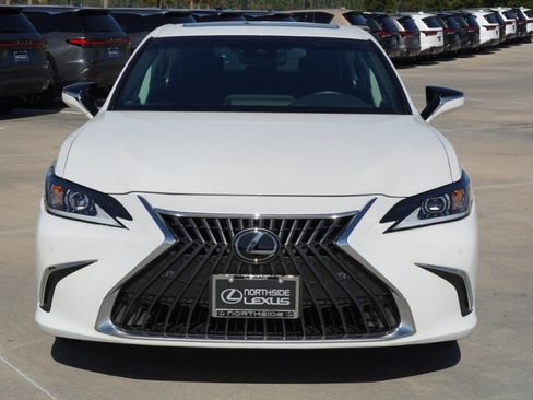 Certified 2024 Lexus ES 350 w/ Premium Package FWD image 2