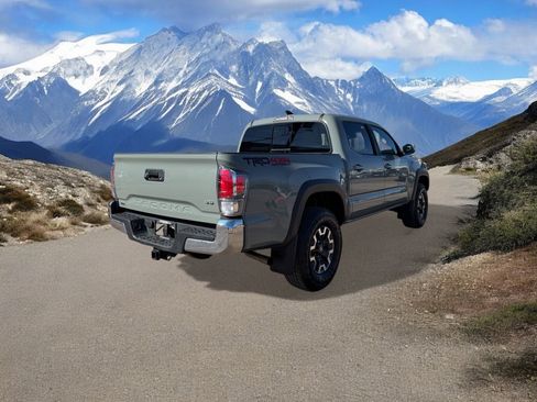 Certified 2023 Toyota Tacoma TRD Off-Road image 5