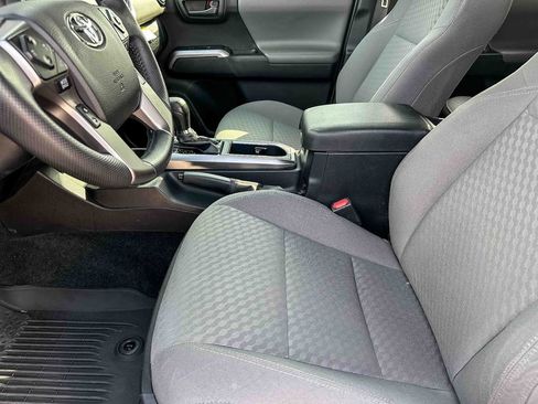 Used 2023 Toyota Tacoma SR5 w/ Technology Package AWD/4WD image 12