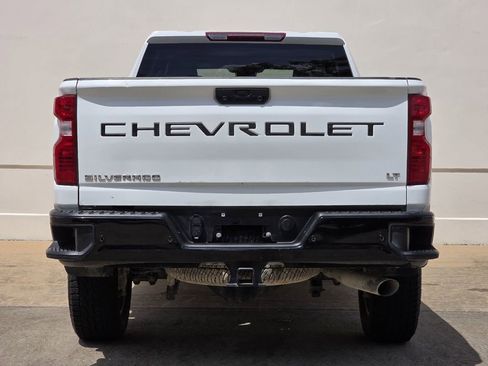 Used 2024 Chevrolet Silverado 2500 Custom w/ Custom Value Package AWD/4WD image 4