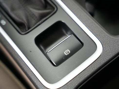 Used 2018 Ford Escape SE image 27