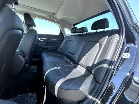 New 2025 Hyundai Sonata Limited image 11