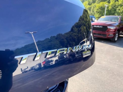 Used 2016 Ford Edge Titanium w/ Technology Package AWD/4WD image 7