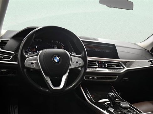 Used 2021 BMW X7 xDrive40i w/ Parking Assistance Package image 24