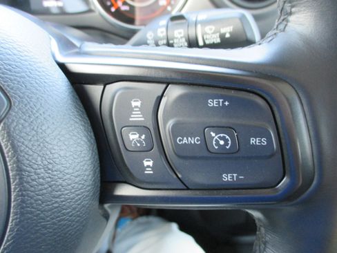 Used 2022 Jeep Wrangler Unlimited Sport AWD/4WD image 22
