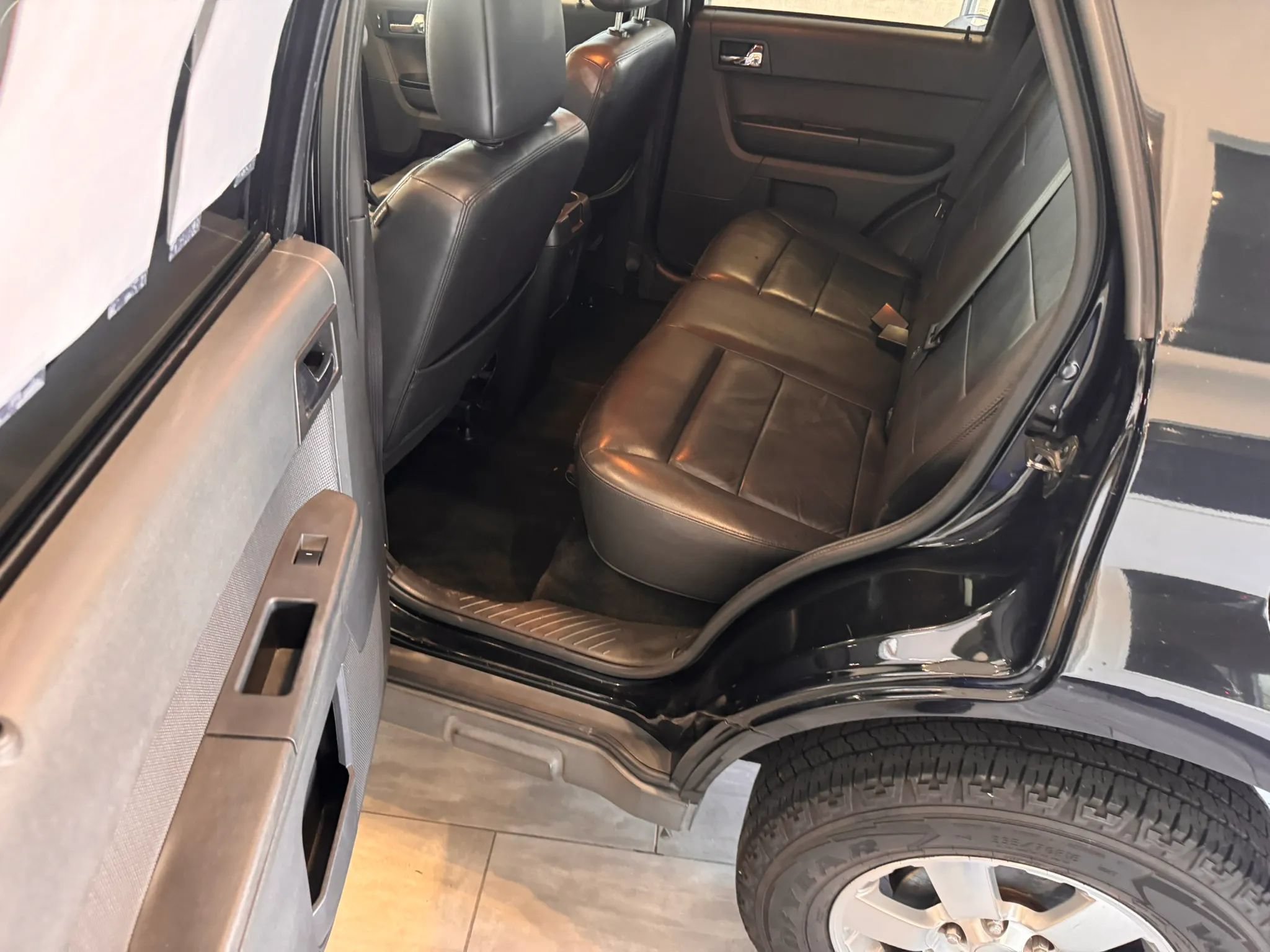 Used 2012 Ford Escape Limited w/ Class II Trailer Tow Pkg FWD image 26