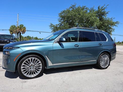 Used 2023 BMW X7 xDrive40i w/ Executive Package AWD/4WD image 4