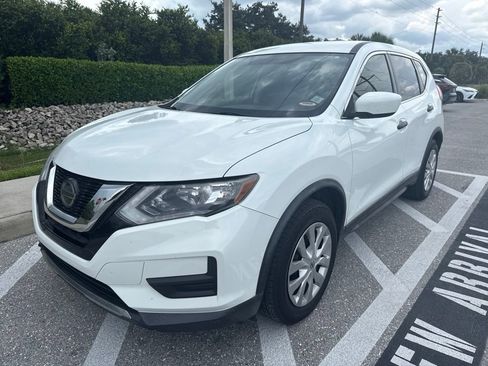 Used 2018 Nissan Rogue S FWD image 1