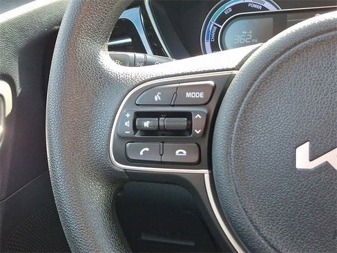 Used 2022 Kia Niro LX image 21