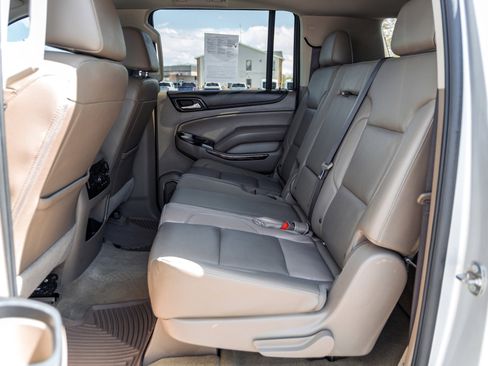 Used 2017 GMC Yukon XL SLT w/ Open Road Package AWD/4WD image 14