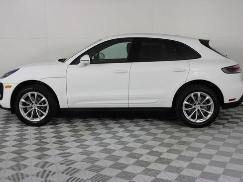 Certified 2026 Porsche Macan AWD/4WD image 2