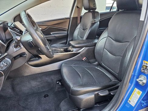 Used 2017 Chevrolet Volt Premier w/ Driver Confidence II Package FWD image 14