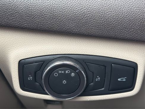 Used 2019 Lincoln MKC Premiere image 16