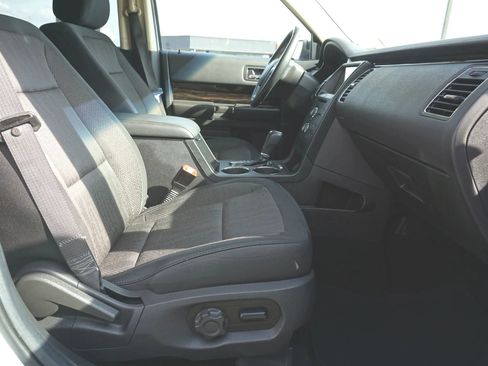 Used 2019 Ford Flex SEL image 36