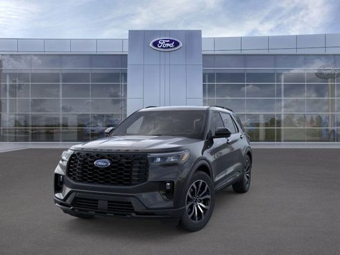 New 2026 Ford Explorer ST-Line image 2