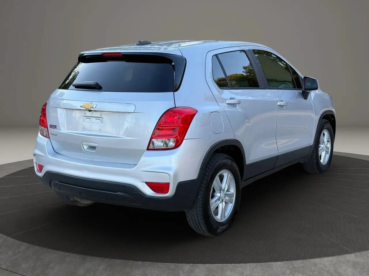 Used 2020 Chevrolet Trax LS w/ Tint and Cruise Package FWD image 6